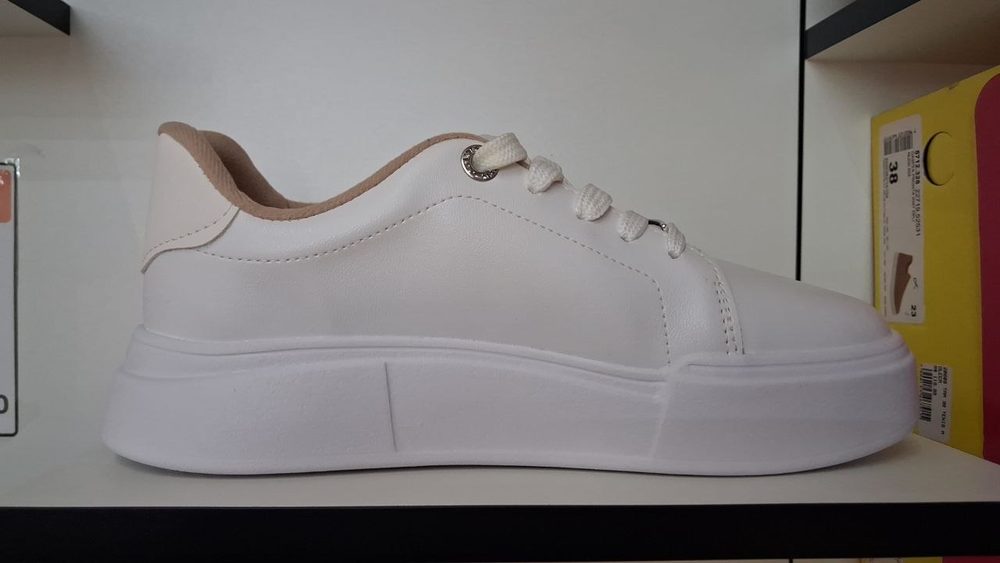 Tenis Fem. de Uso Comum C/ Sola Sint. Cabedal Sint Branco — foto 1