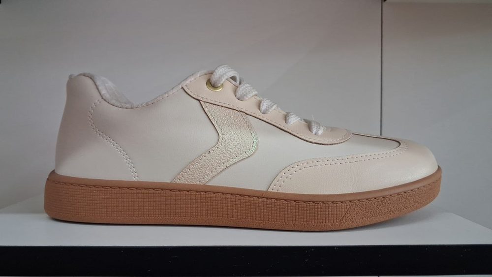 Tenis Fem. de Uso Comum C/ Sola Sint. Cabedal Sint Preto — foto 1