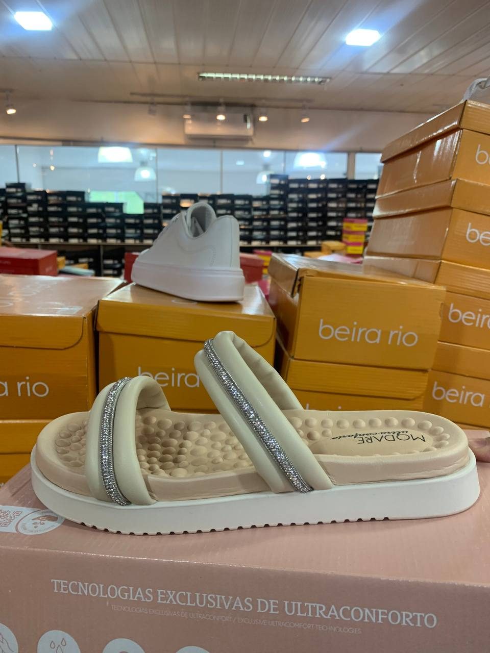 Sandalia Fem. de Uso Comum Creme Creme — foto 1